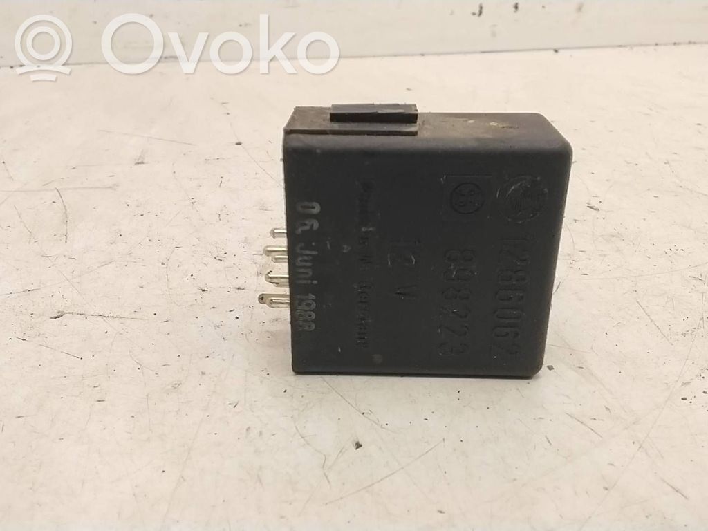 BMW 3 E30 Fuel pump relay 
