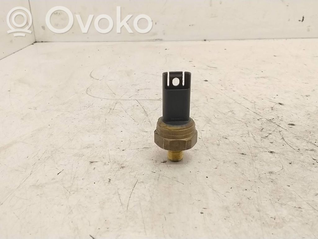 BMW 3 E90 E91 Fuel pressure sensor 