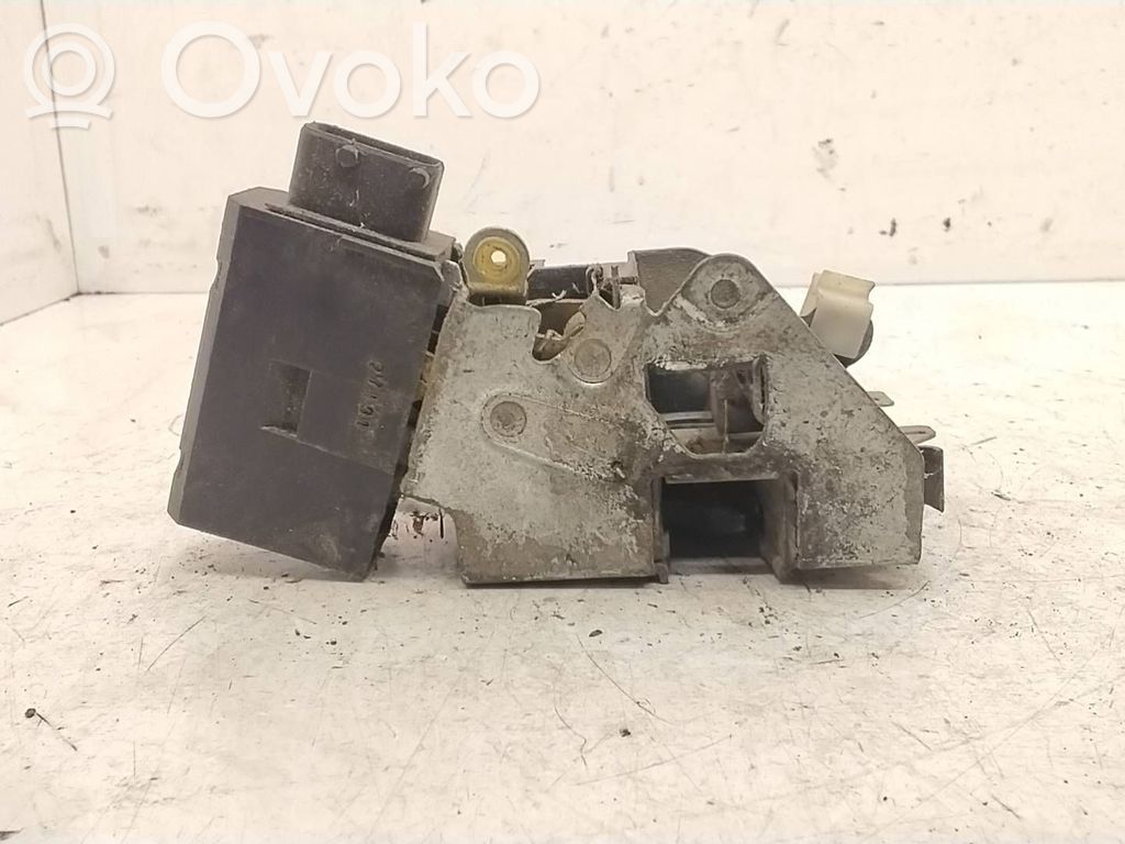 Front door lock   8122203