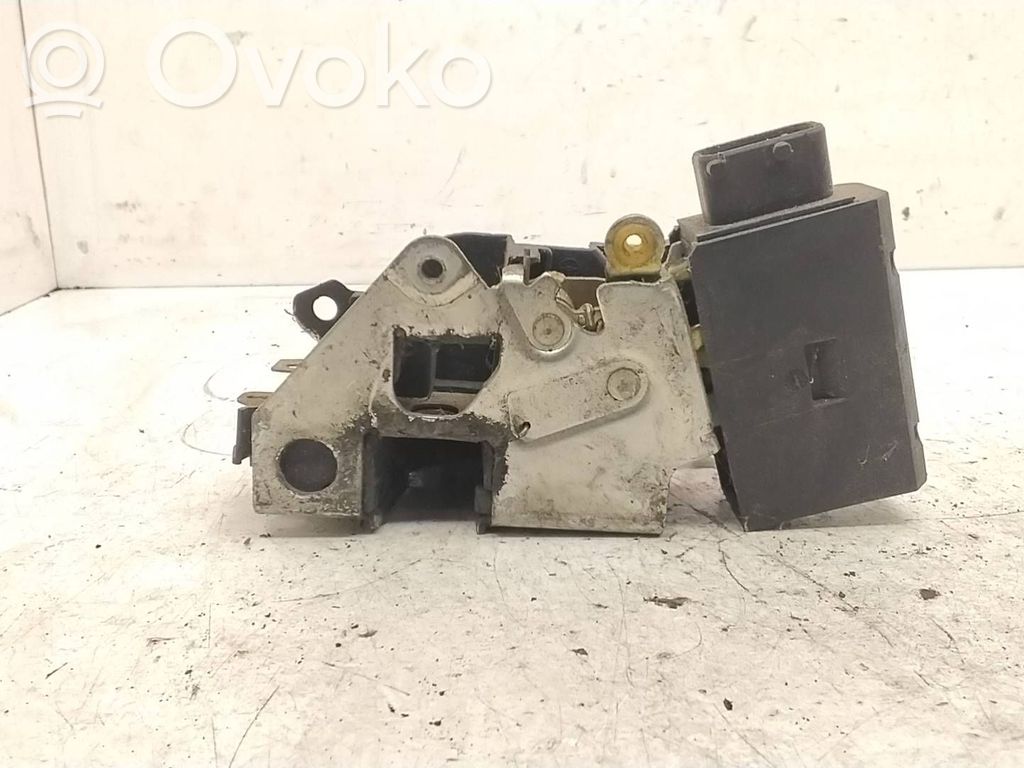 Etuoven lukko   8122418