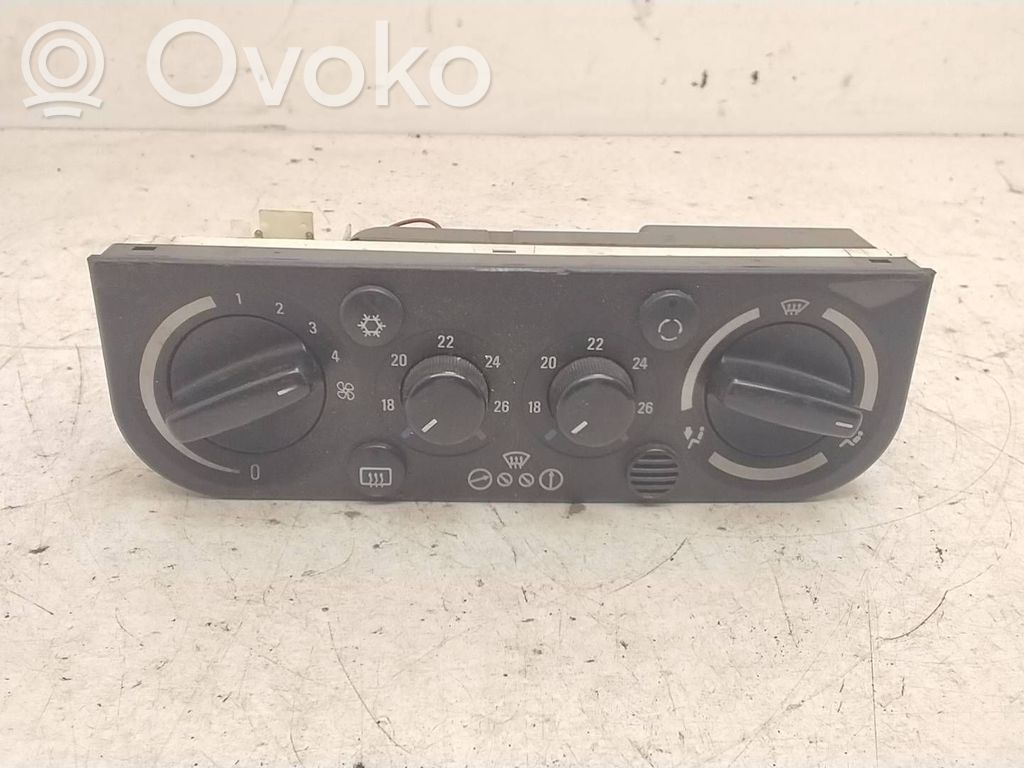 BMW 3 E36 Climate control unit 