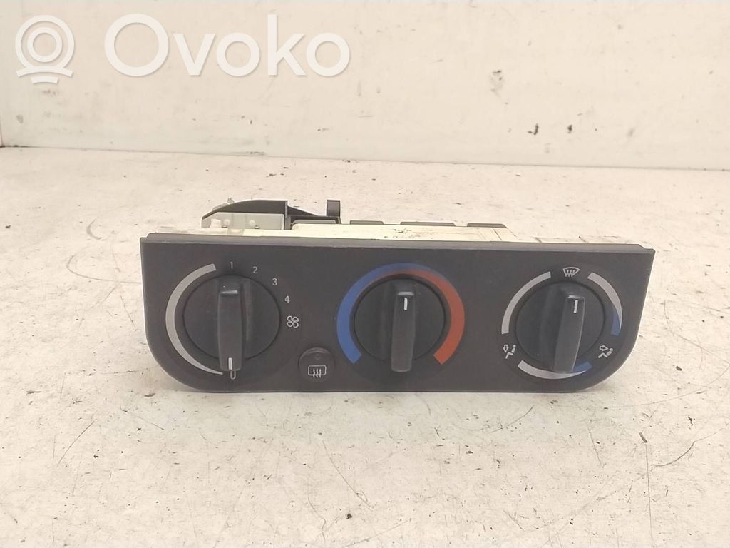 BMW 3 E36 Climate control unit 