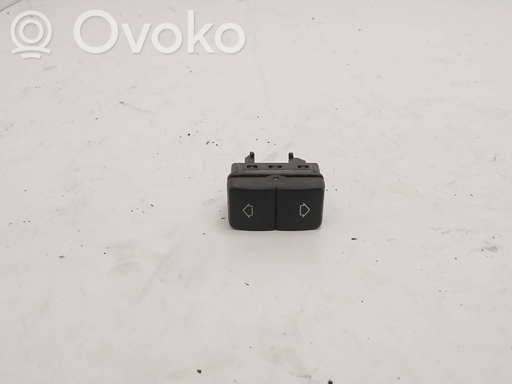 Seat control switch   8366506