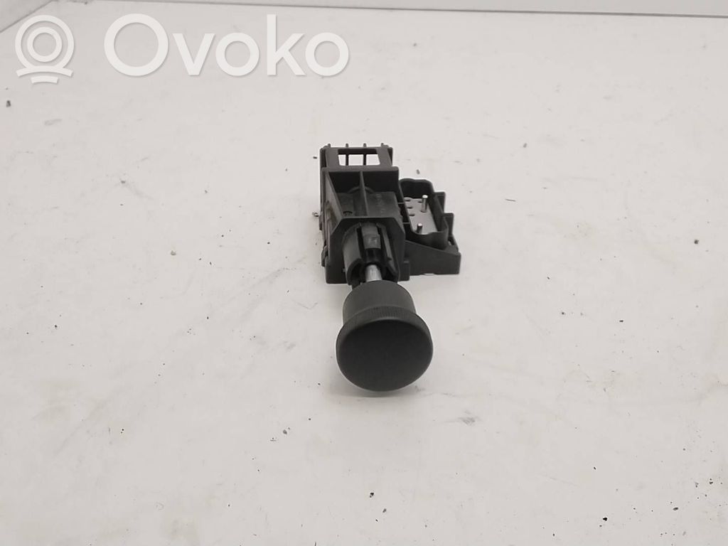 Fog light switch