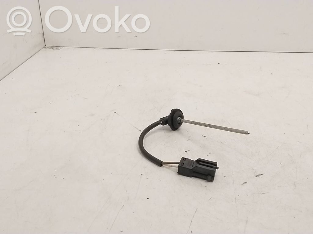 Interior temperature sensor   1374243