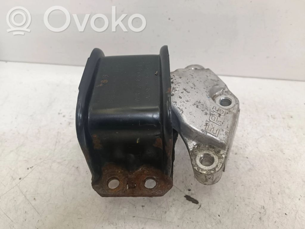Peugeot 3008 I Engine mount bracket 