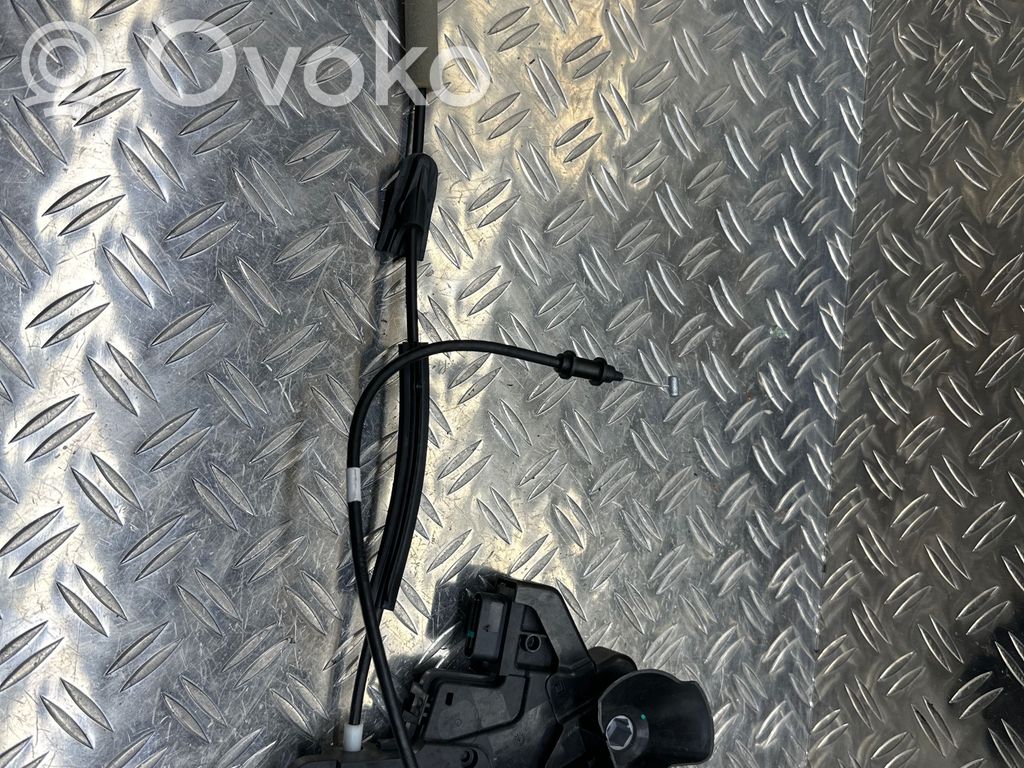 Citroen C4 III e-C4 Priekšpusē slēdzene 