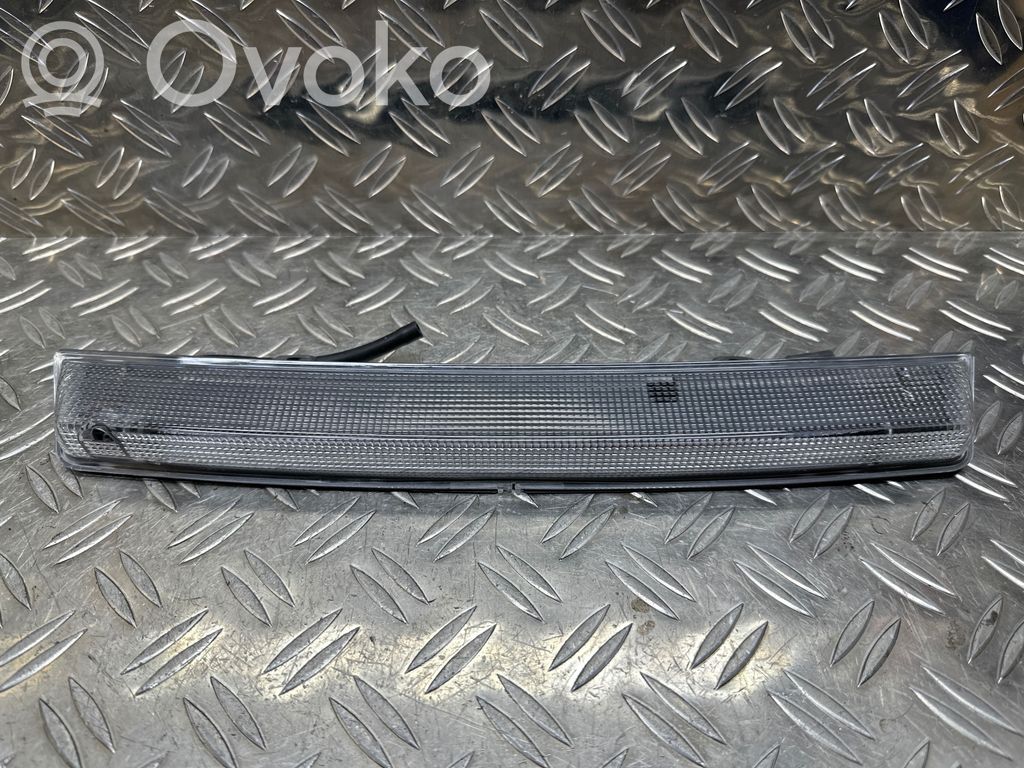 Peugeot 208 II Troisième feu stop 