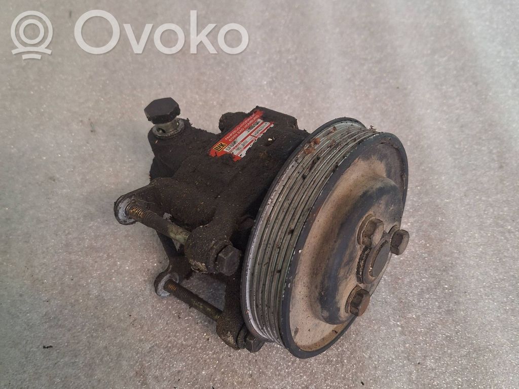 BMW 3 E36 Power steering pump 