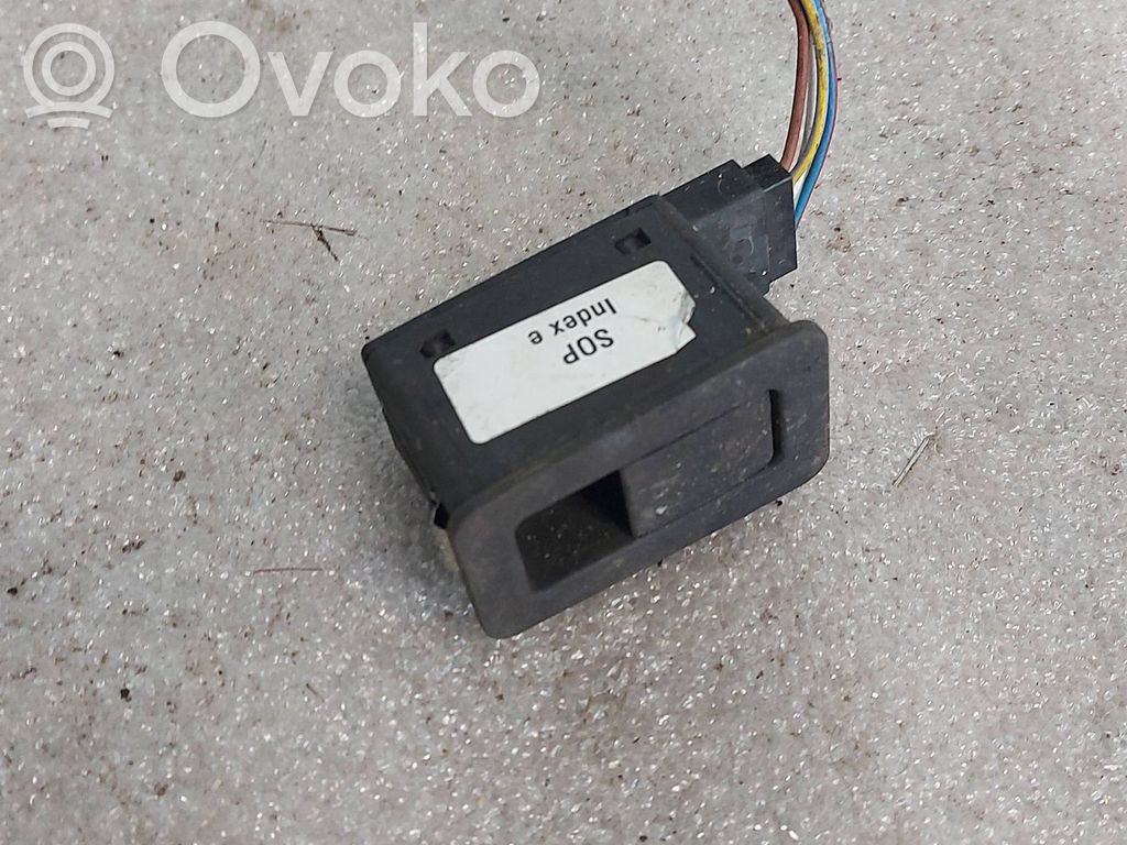 Opel Omega B2 Electric window control switch 