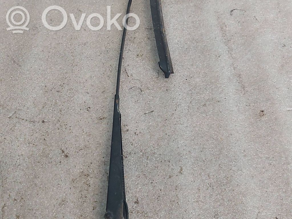 Peugeot Partner Front wiper blade arm 