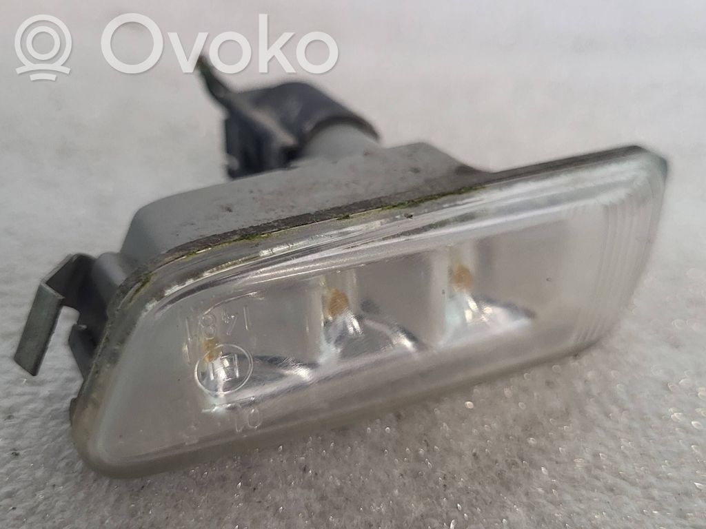Audi A8 S8 D3 4E Front fender indicator light 