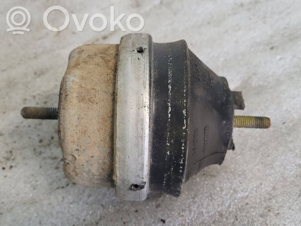 Audi A4 S4 B5 8D Dzinēja spilvens 