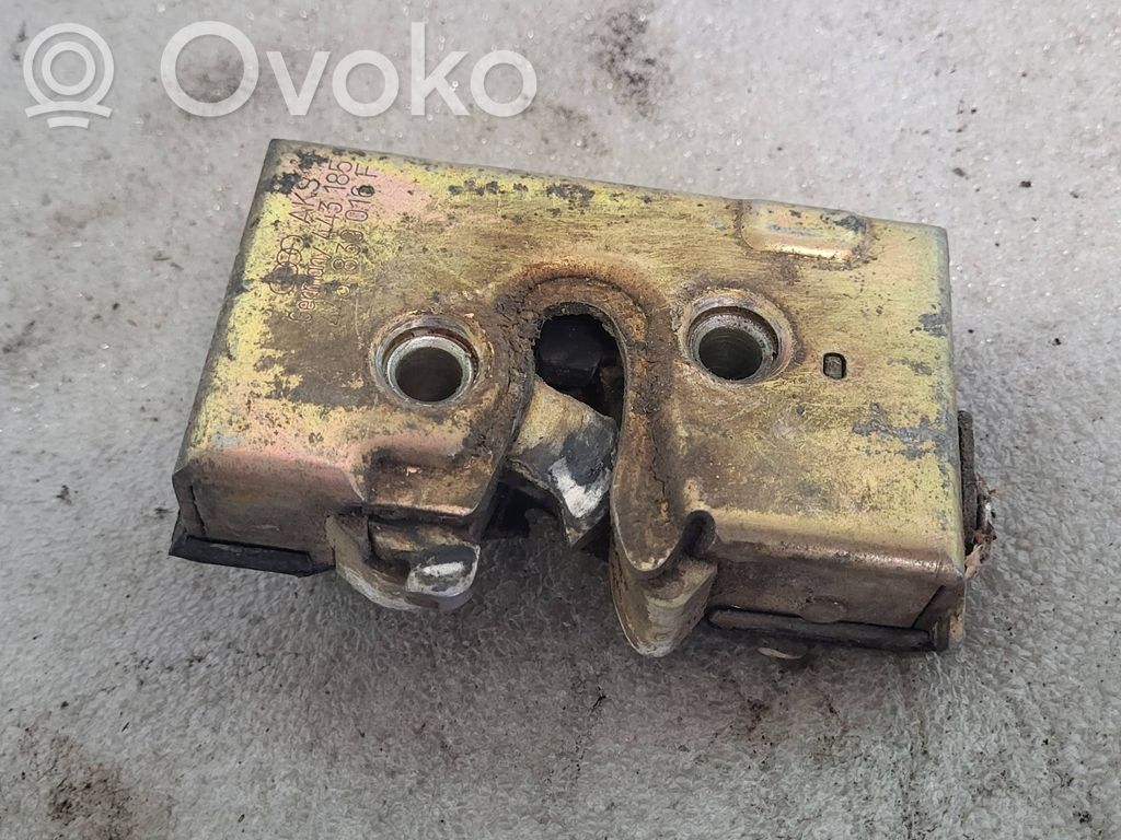 Audi 100 200 5000 C3 Încuietoare ușă spate 