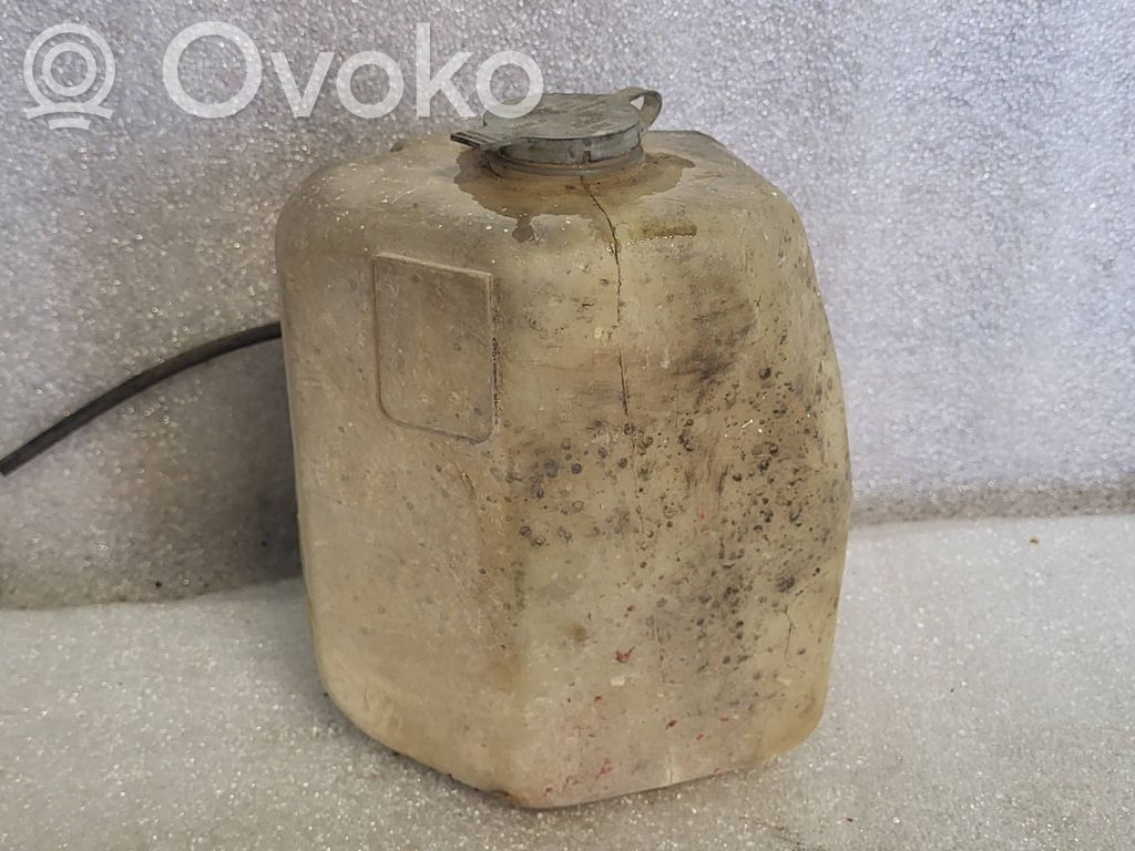 Audi 100 200 5000 C3 Zbiornik płynu do spryskiwaczy szyby przedniej / czołowej 