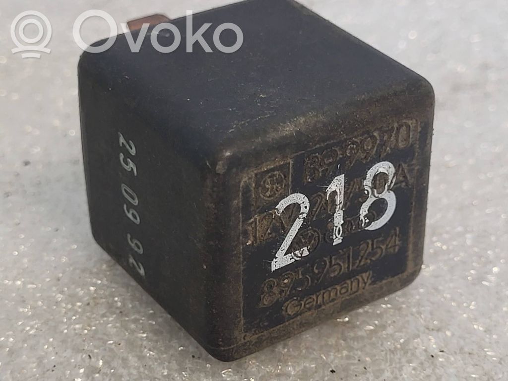 Audi Cabriolet B3 8G Muu rele 