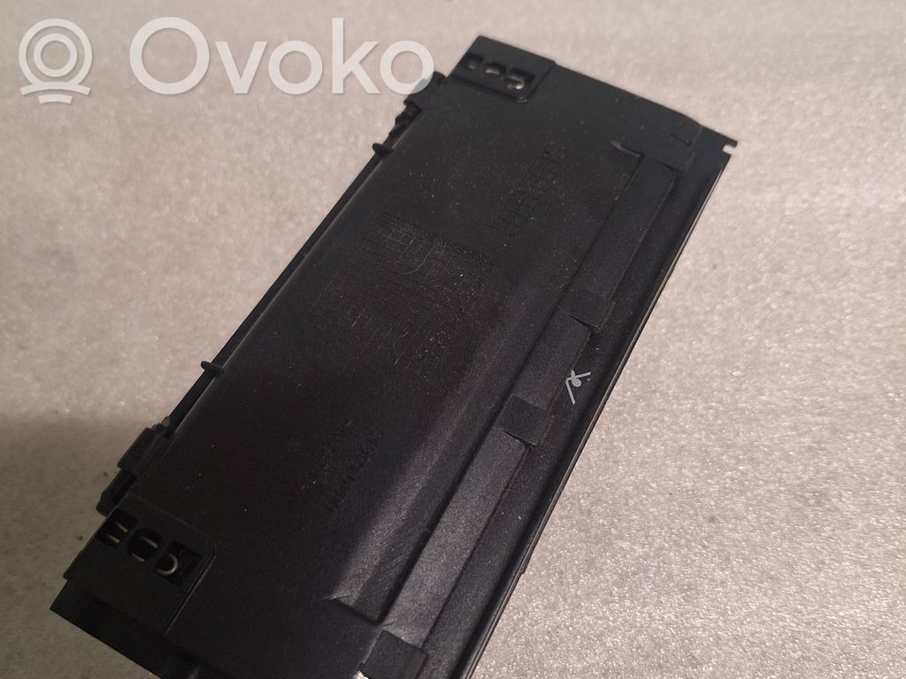 Audi A8 S8 D3 4E Hansikaslokeron keskikonsoli 