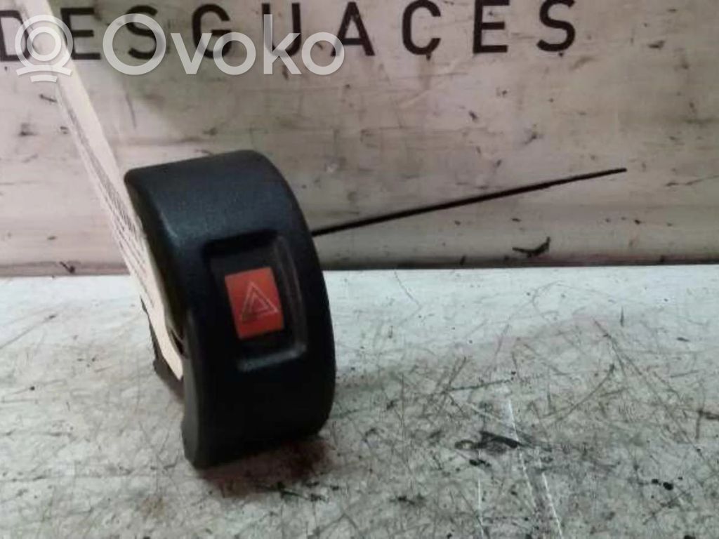 Botón interruptor de luz de peligro