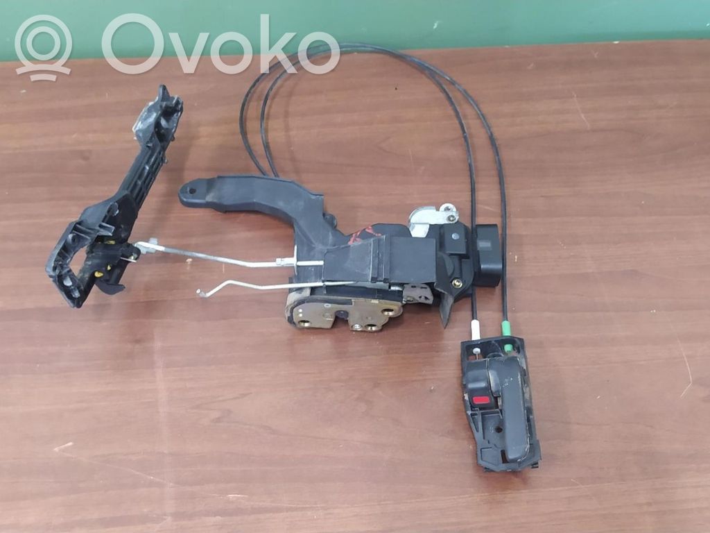Toyota RAV 4 (XA20) Front door lock 