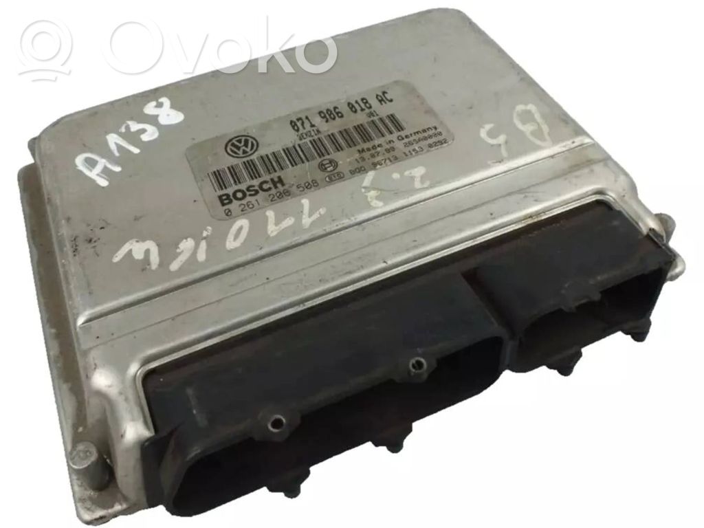 Volkswagen PASSAT B5 Engine control unit/module 