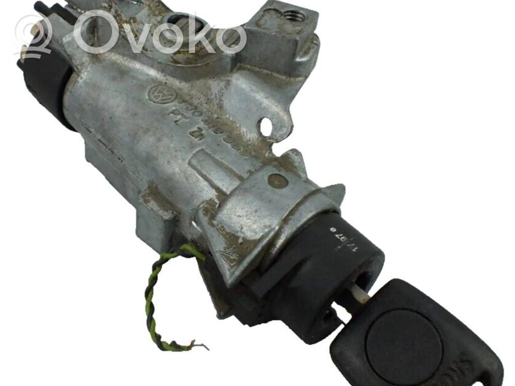 Audi A6 S6 C5 4B Ignition lock 