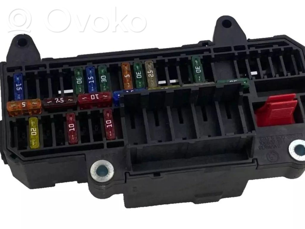 BMW 7 E65 E66 Saugiklių blokas 