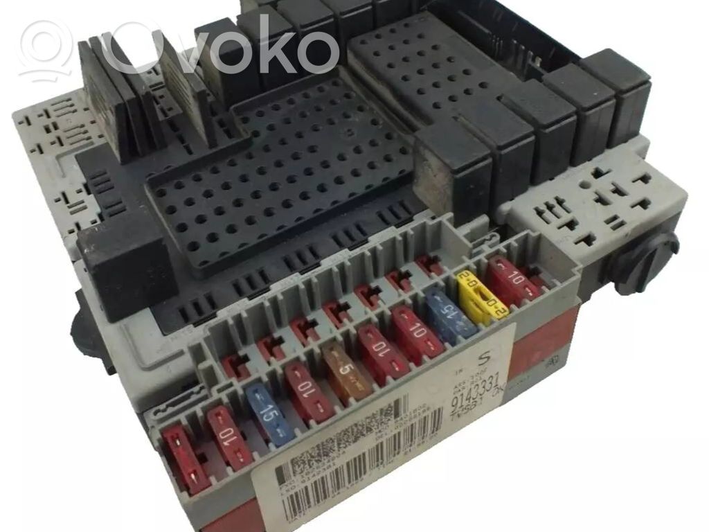 Volvo S60 Saugiklių dėžė (komplektas) 
