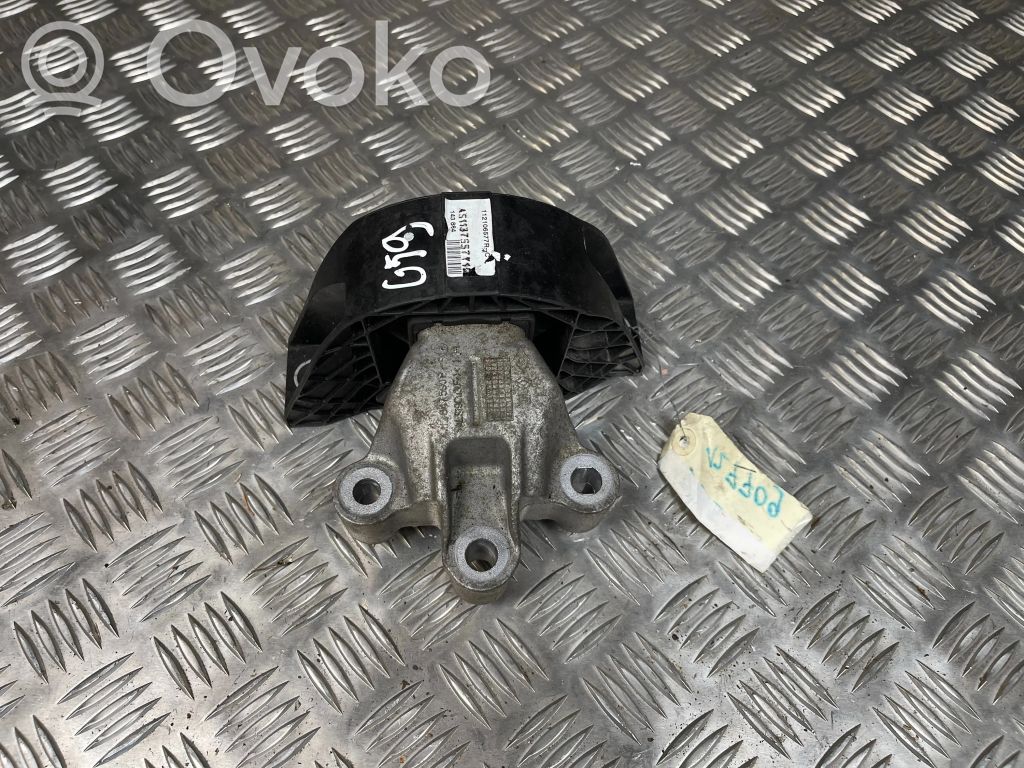 Renault Zoe Engine mount bracket 
