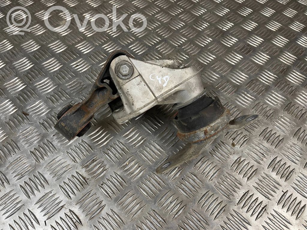 Peugeot 508 Engine mount bracket 