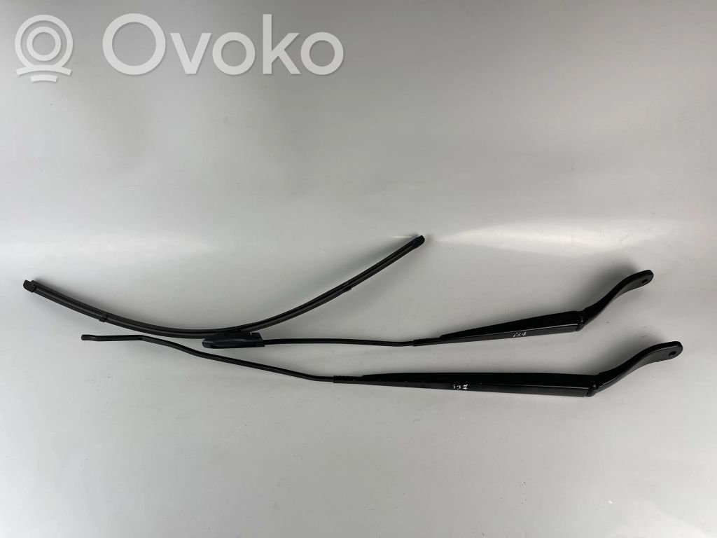 Peugeot Expert Front wiper blade arm 