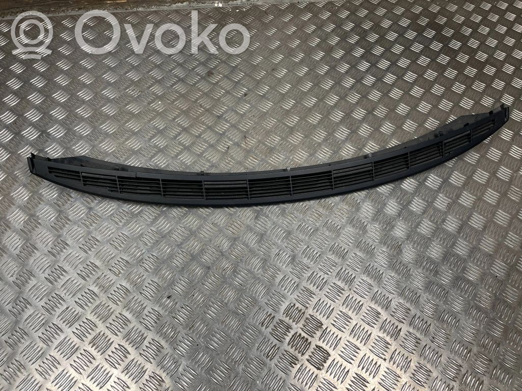 BMW 3 E90 E91 Palodzes režģis 