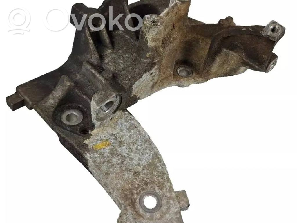 Citroen C4 II Picasso Engine mounting bracket 