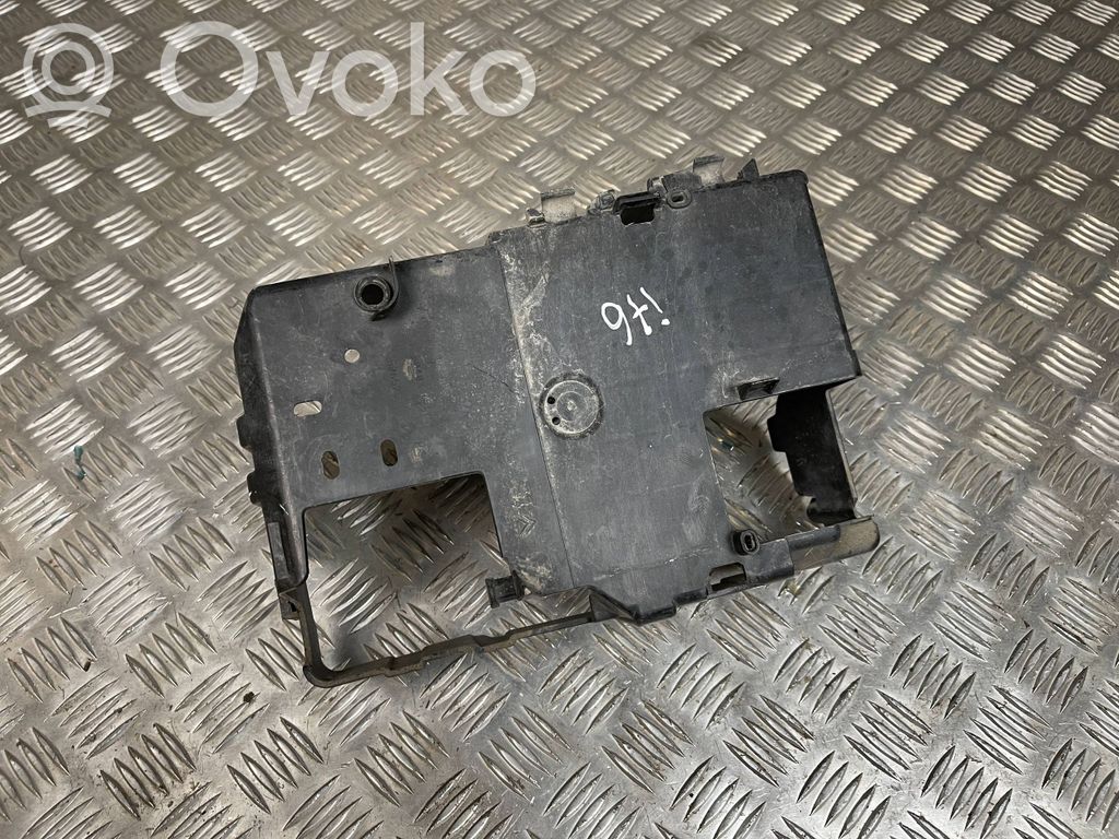 Peugeot 508 Battery box tray 