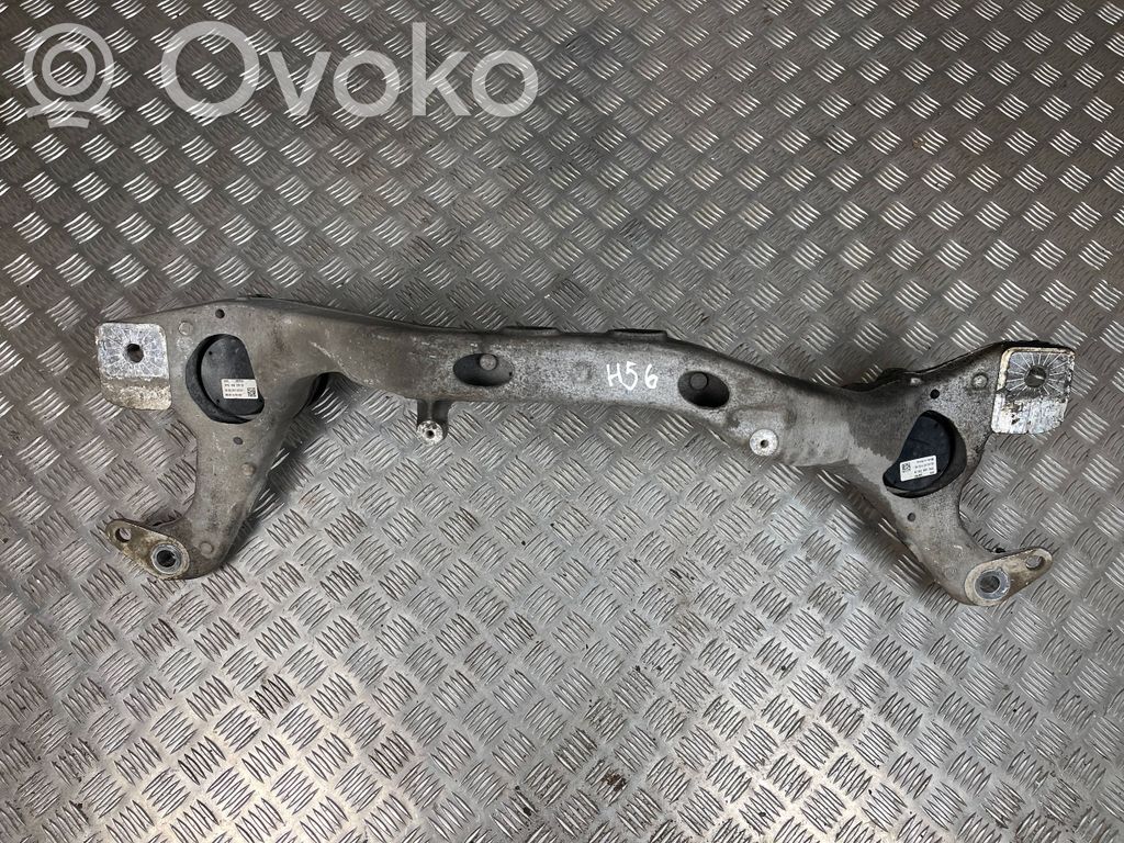 Porsche Cayenne (92A) Engine mounting bracket 