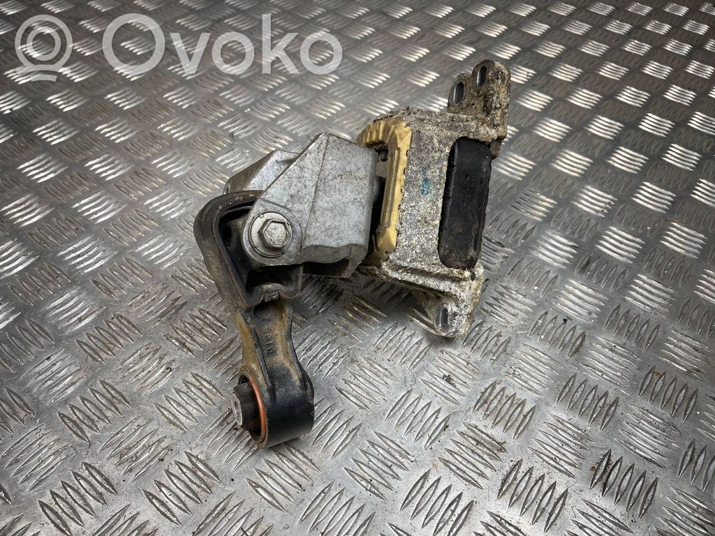 Peugeot 508 Engine mounting bracket 
