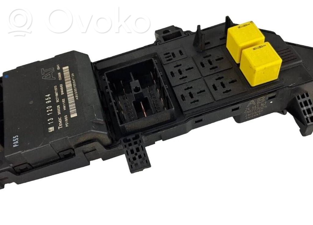 Opel Vectra C Fuse module 