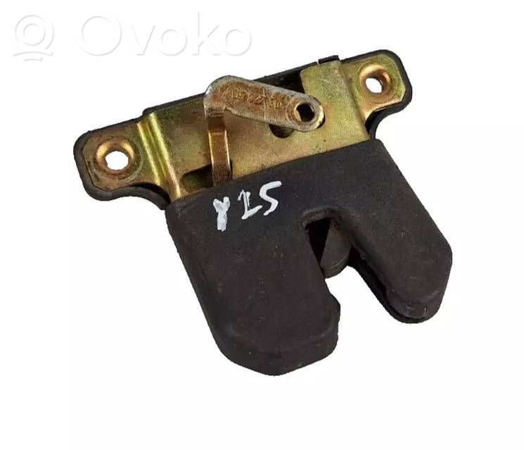Zamek klapy tylnej / bagażnika   8D5827505