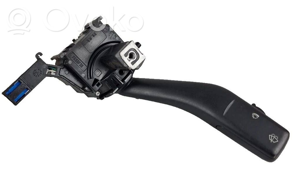 Volkswagen Golf V Wiper control stalk 