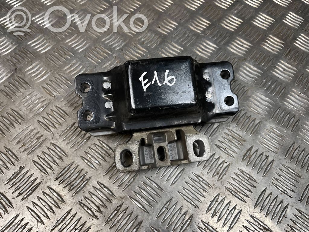 Audi A3 S3 A3 Sportback 8P Engine mount bracket 