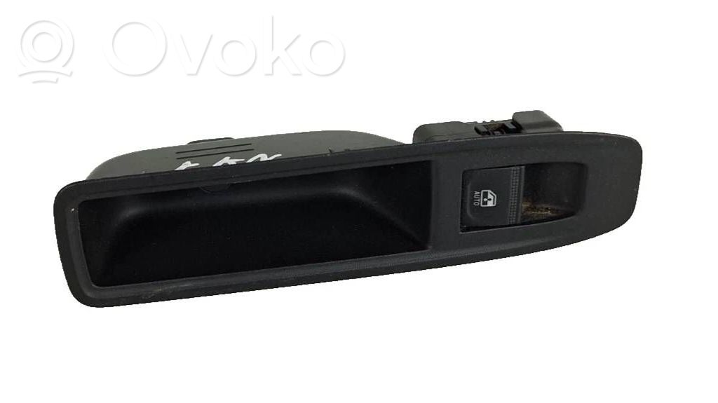 Renault Captur II Electric window control switch 