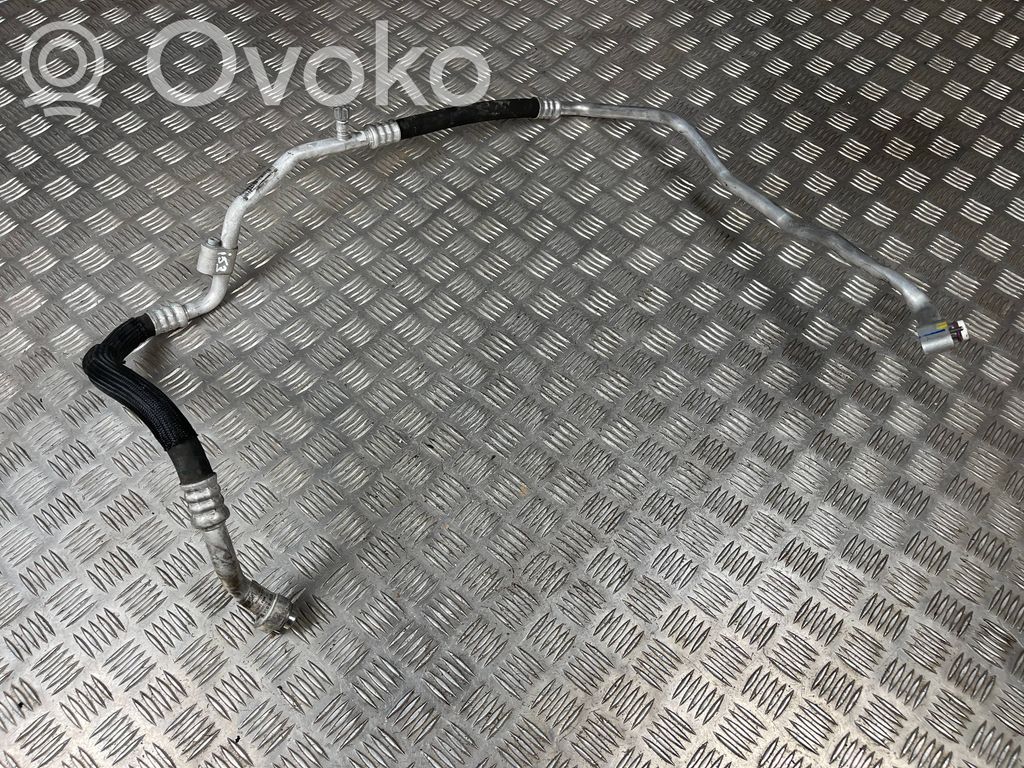 BMW X2 F39 Ilmastointilaitteen putki (A/C) 