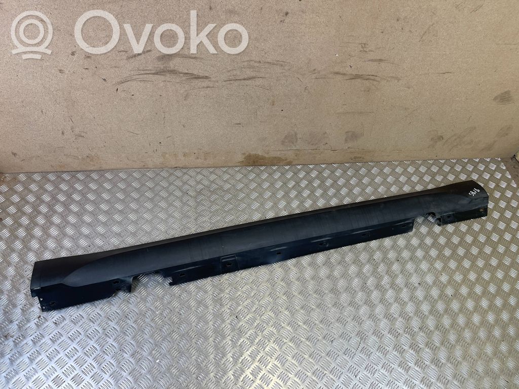 BMW X1 E84 Sill 