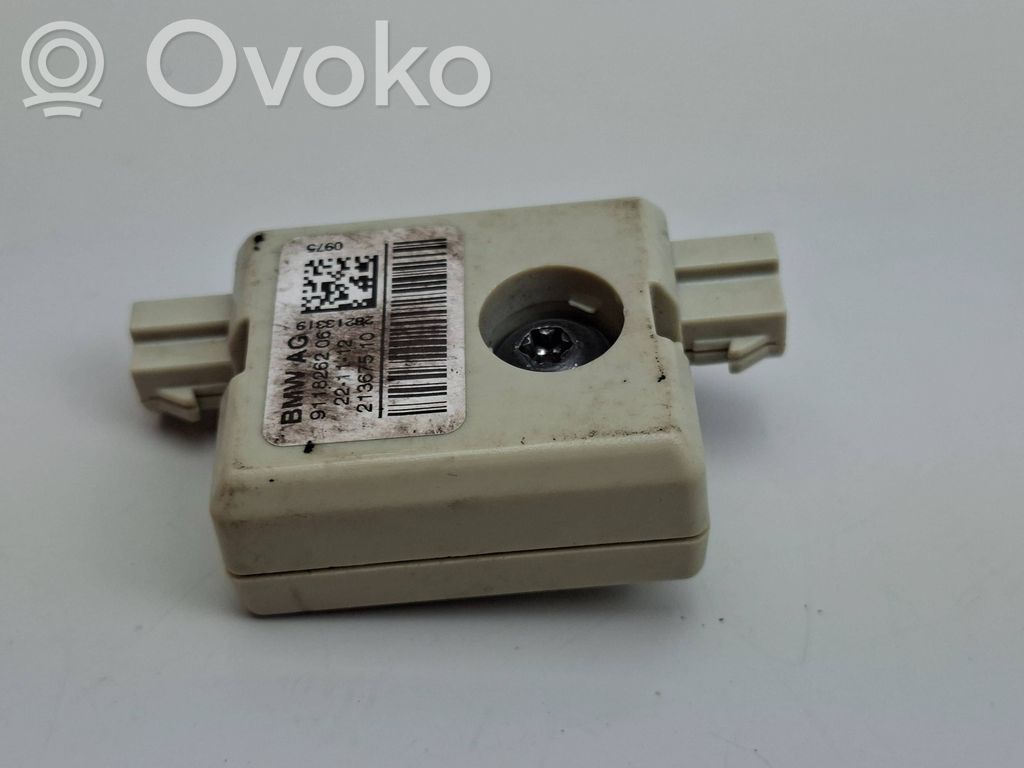 BMW 5 F10 F11 Aerial antenna amplifier 