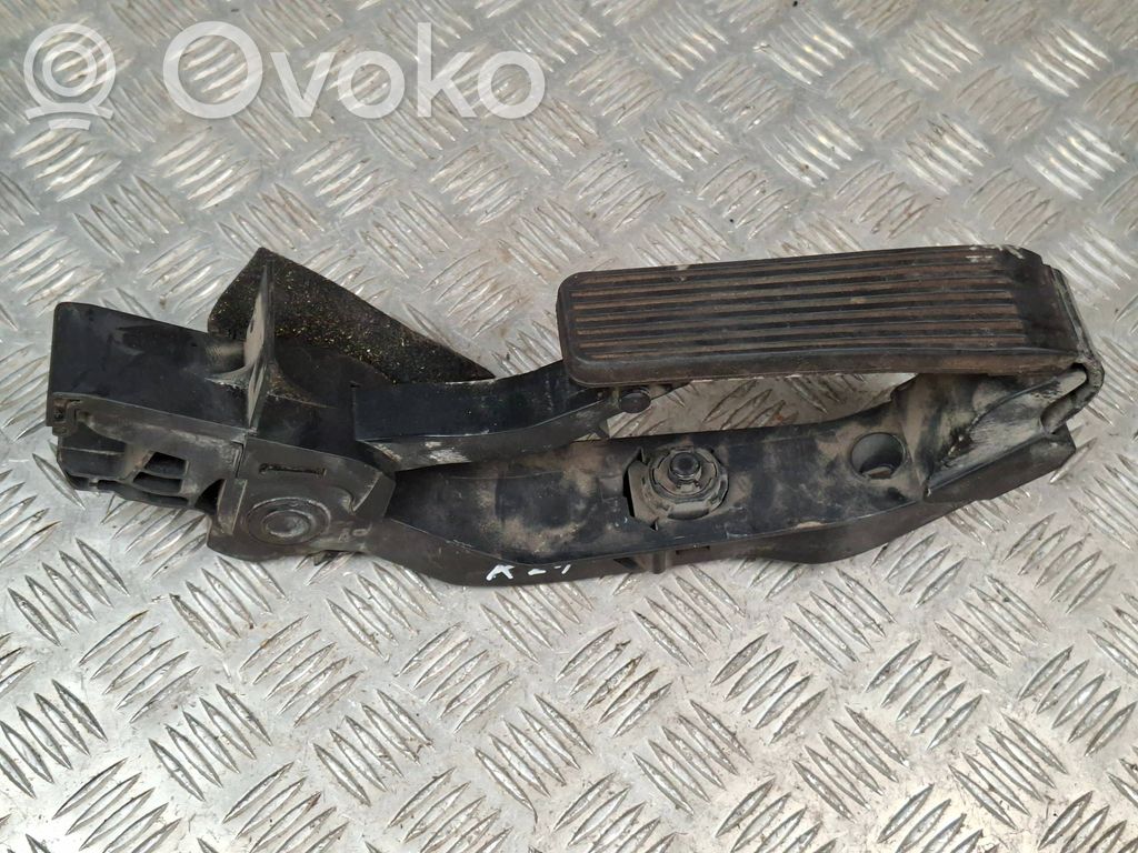 Mercedes-Benz E W211 Accelerator throttle pedal 