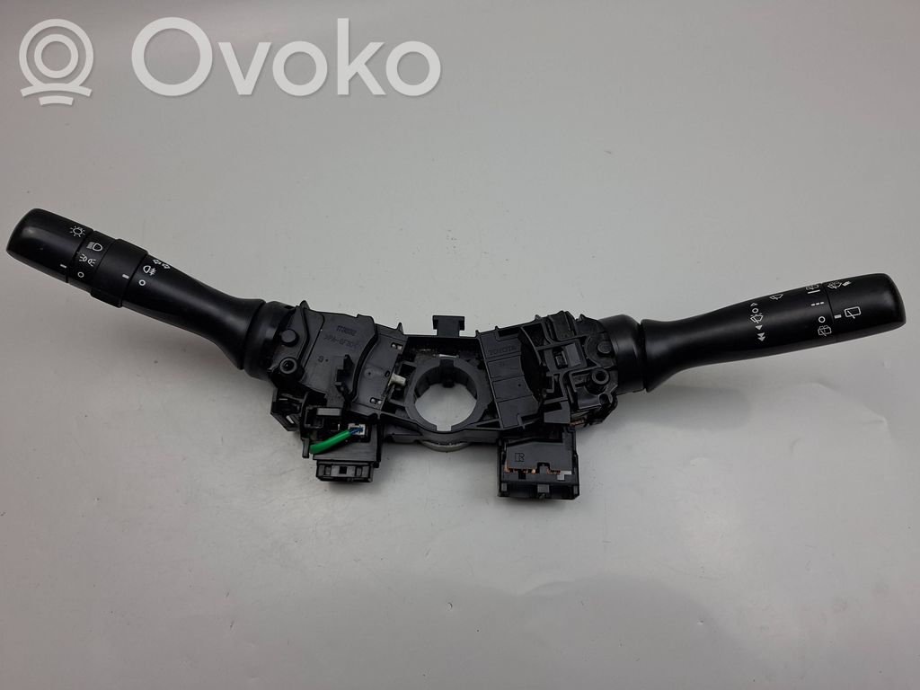 Toyota Avensis T270 Wiper turn signal indicator stalk/switch 