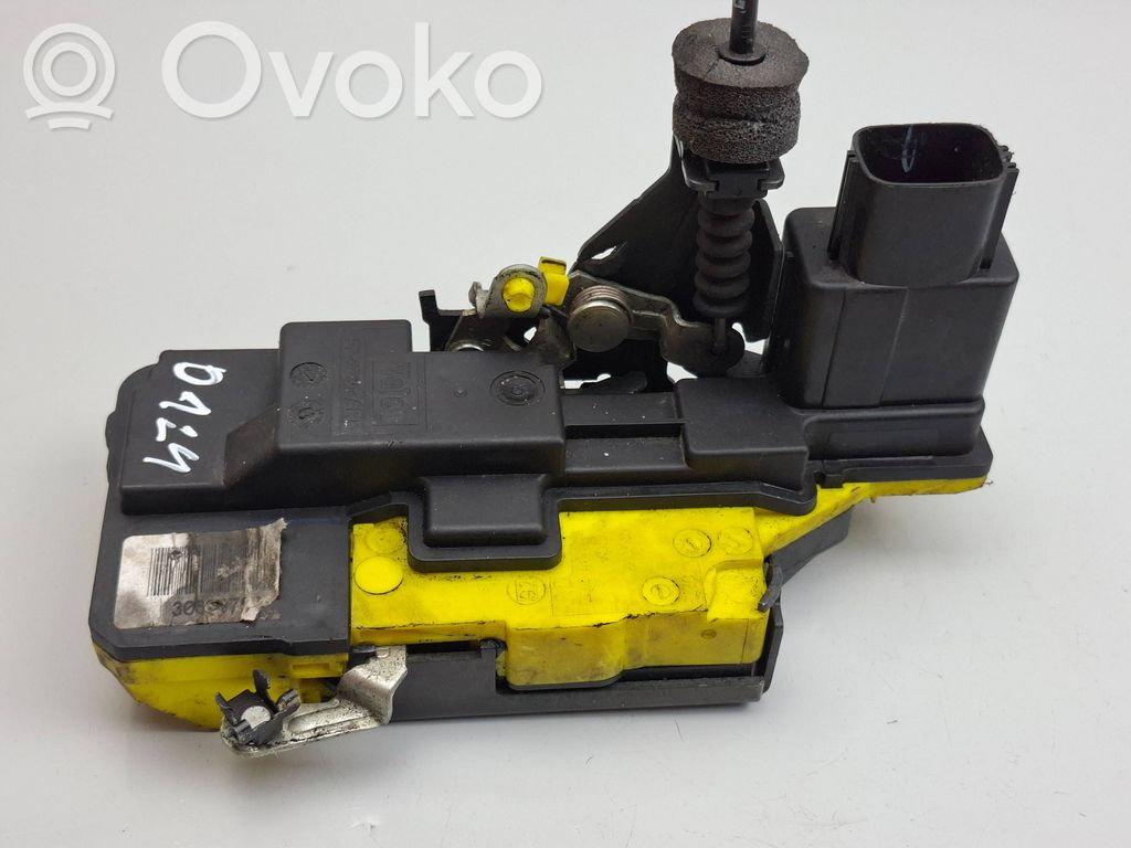 Volvo XC90 Takaoven lukko 