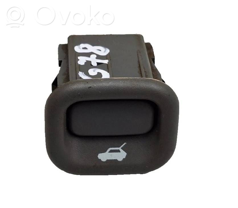 Honda CR-V Interruptor para abrir la puerta trasera 