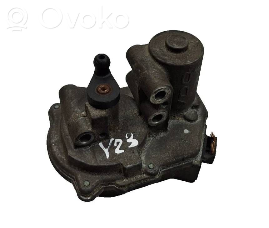 Volkswagen Touareg I Intake manifold valve actuator/motor 