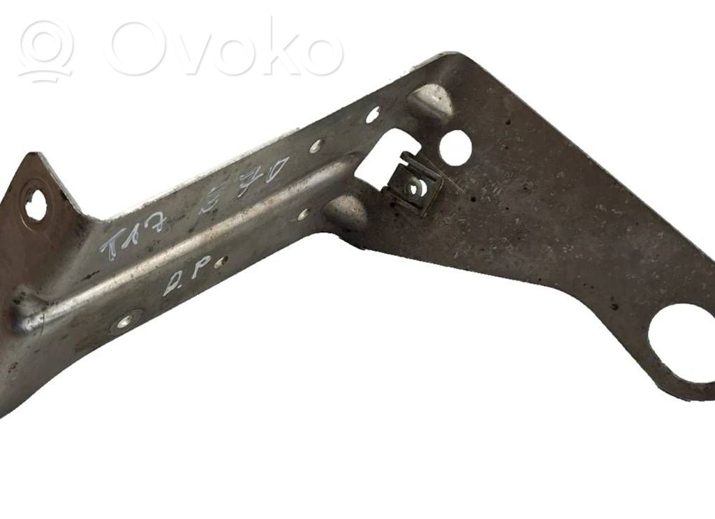 BMW X5 E70 Fender mounting bracket 