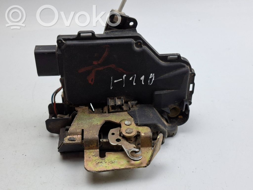 Audi A6 S6 C5 4B Serrure de porte avant 